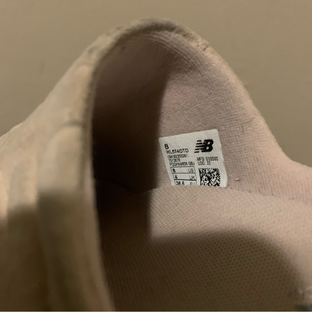 New Balance Womens 574 Light Pink Slip On suede Shoes - Picture 9 of 9